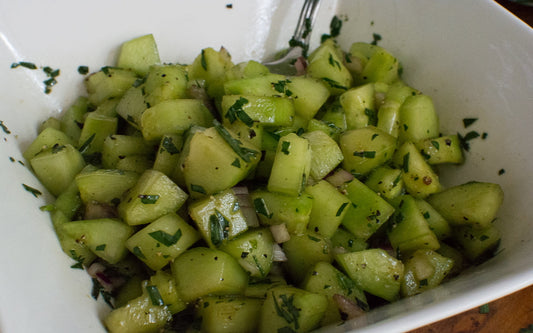 Gurkensalat (gewürfelt/ Essig/ Ö/ Dill)