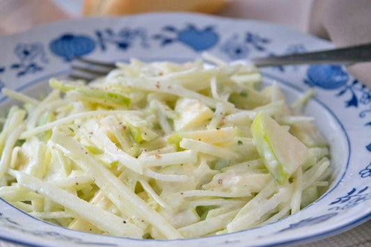 Kohlrabisalat (Stifte in Essig/Öl Marinade)