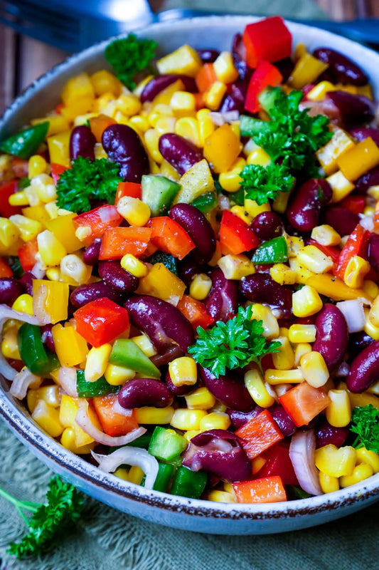 Bunter Blumenkohlsalat (Mais, bunter Paprika & rote Bohnen)
